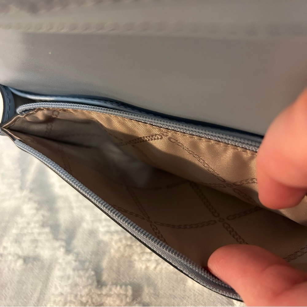 Michael Kors Pale Blue Jet Set Charm Small Top Handle Smartphone Crossbody Purse - Picture 12 of 15